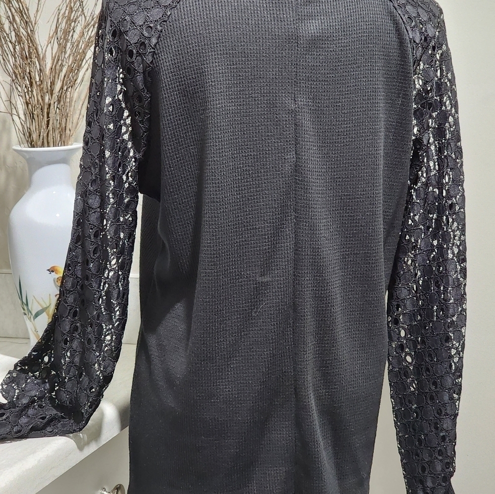 Moholl Casual Top - Picture 2 of 7